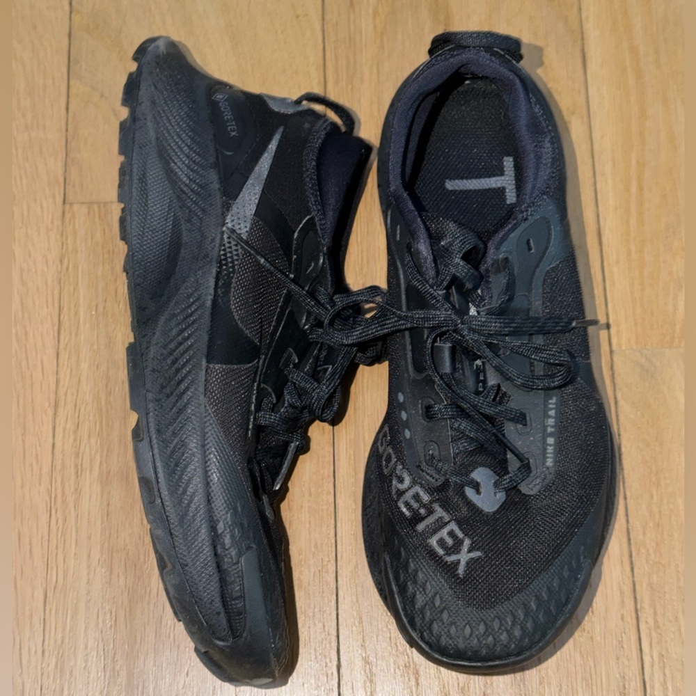 Nike Men’s Black Pegasus Trail GORE-TEX Running Shoes Size 7